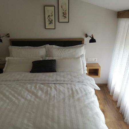 פרדבור Holiday House Red Deer מראה חיצוני תמונה