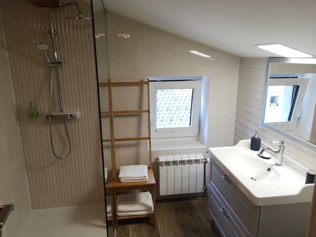 פרדבור Holiday House Red Deer מראה חיצוני תמונה
