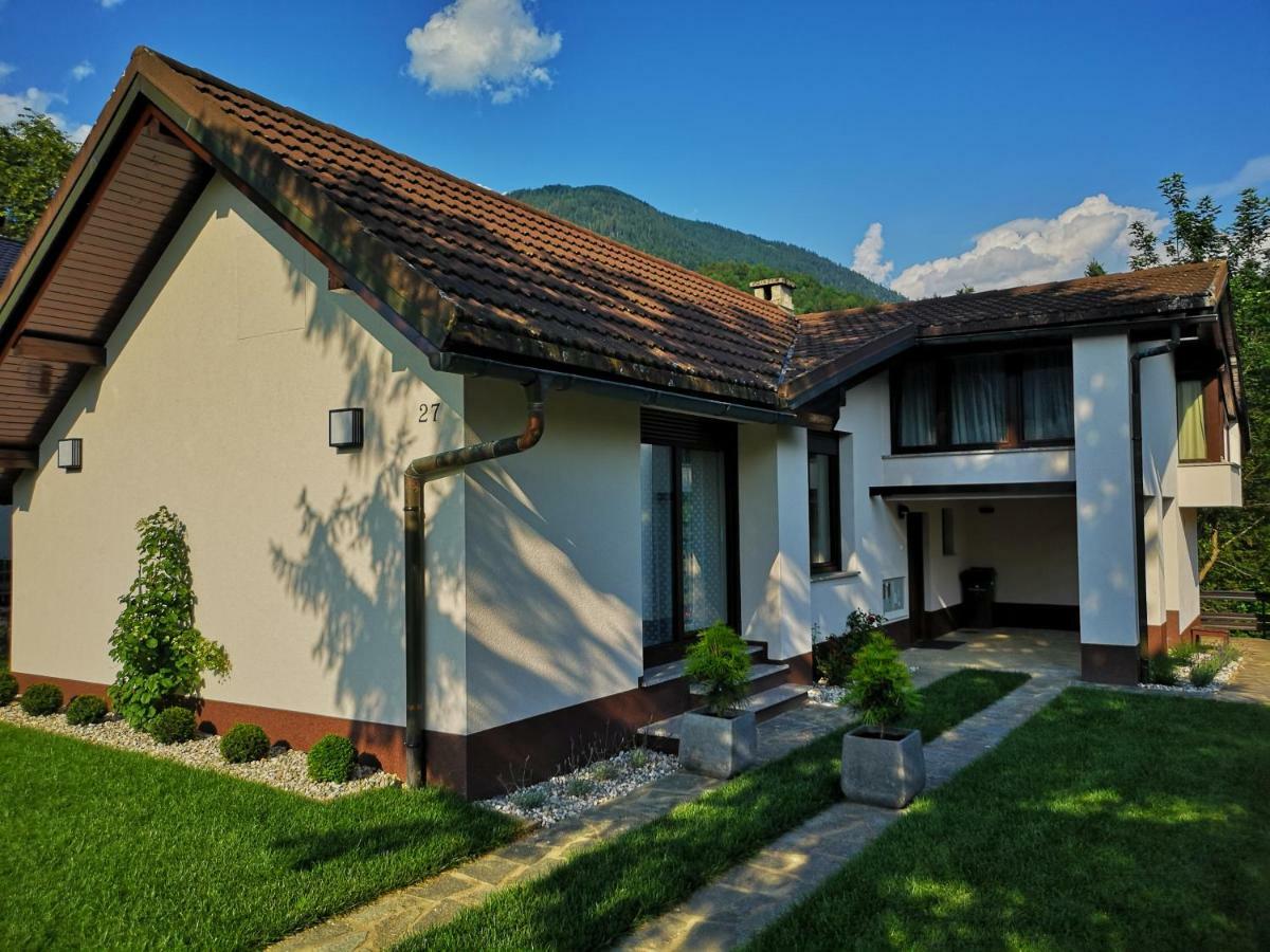 פרדבור Holiday House Red Deer מראה חיצוני תמונה