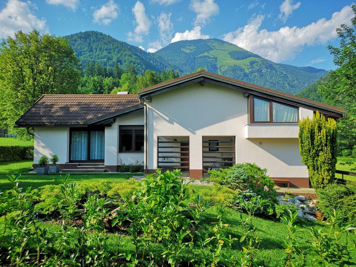 פרדבור Holiday House Red Deer מראה חיצוני תמונה
