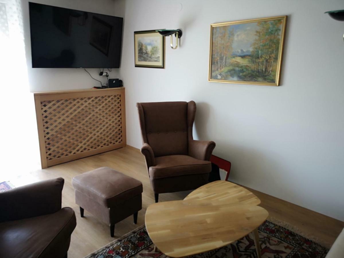 פרדבור Holiday House Red Deer מראה חיצוני תמונה